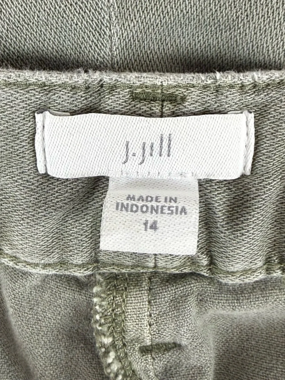 J Jill Shorts Womens 14 Gray Pleated VTG Shorts Cotton Tencel Blend